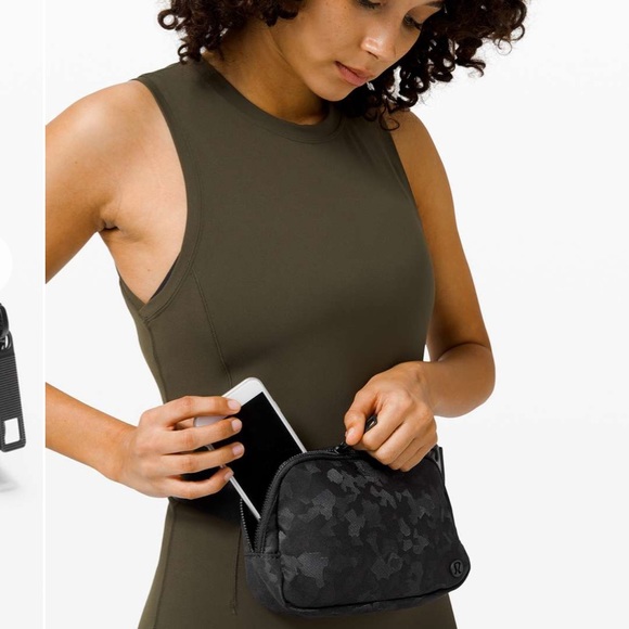 Lululemon Everywhere Belt Bag ECU - Picture 5 of 5